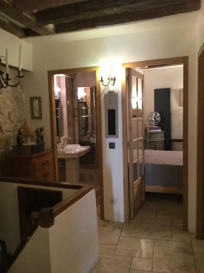 Notre Dame Romantique Aparthotel