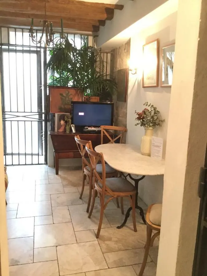 Notre Dame Romantique Aparthotel *